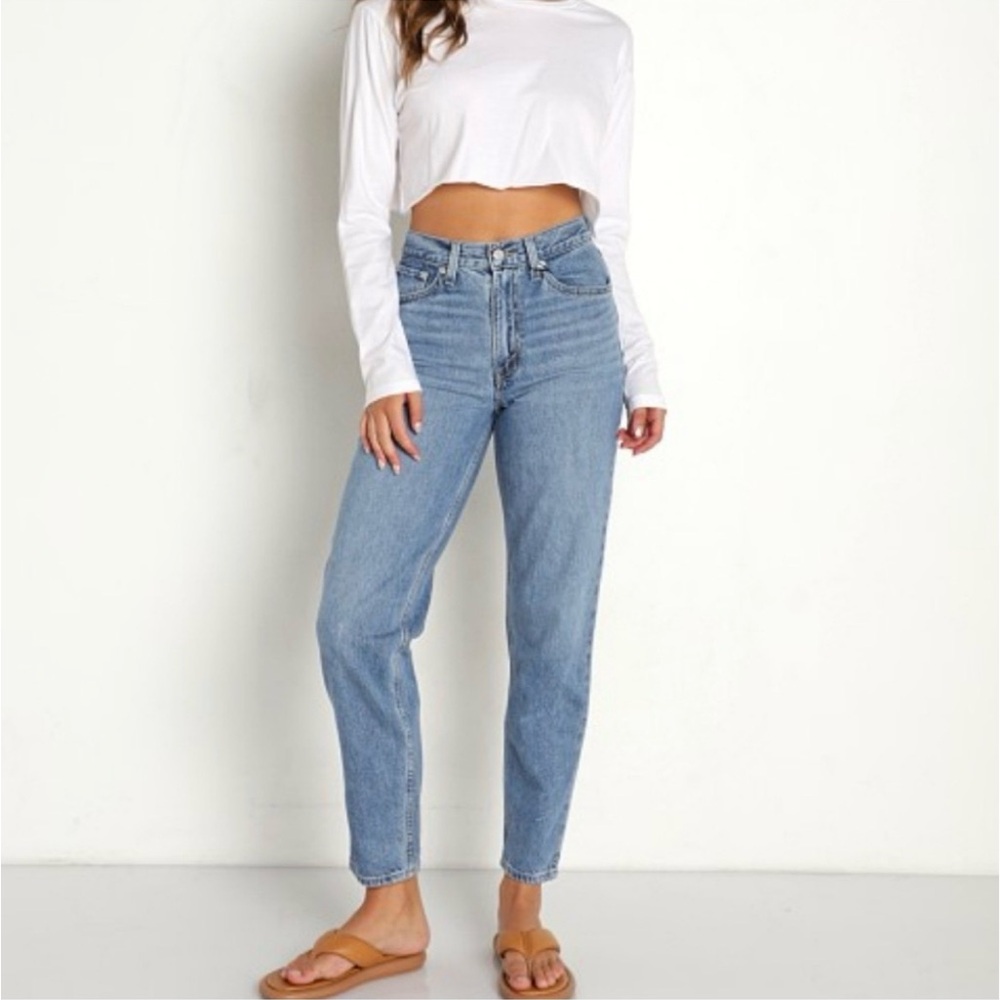 Levis 80s mom jean So next year 30 29” read